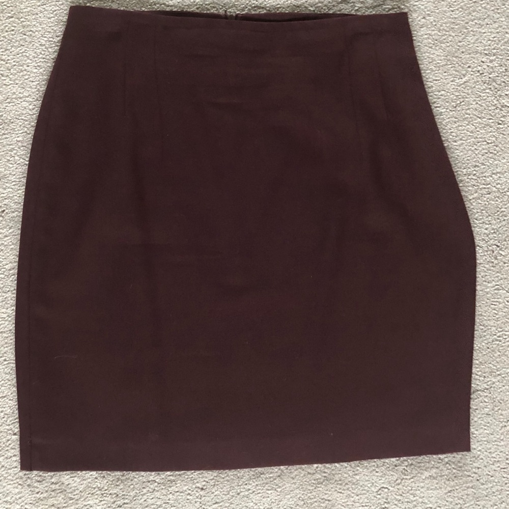 Classic Ladies Deep Burgundy 3 piece suit - Picture 4 of 6